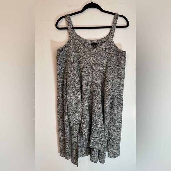 5 for $25🔥Torrid Knit Cold Shoulder Sweater Tunic Size 2/ 2X - Picture 1 of 7